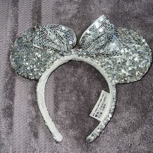Disney‎ Minnie Mouse Ears All Silver Sequin  Bow Headband